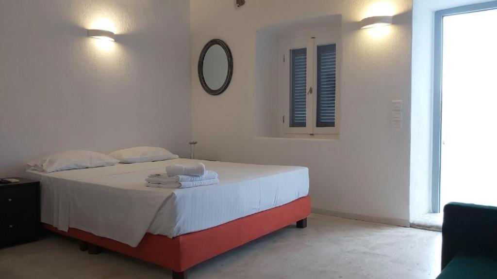 Kas Residence Renovated 2022 Spetses Town ภายนอก รูปภาพ