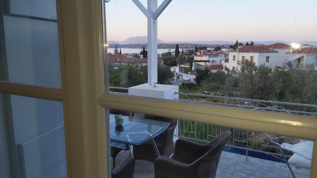 Kas Residence Renovated 2022 Spetses Town ภายนอก รูปภาพ