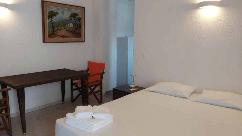 Kas Residence Renovated 2022 Spetses Town ภายนอก รูปภาพ