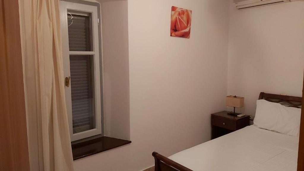 Kas Residence Renovated 2022 Spetses Town ภายนอก รูปภาพ