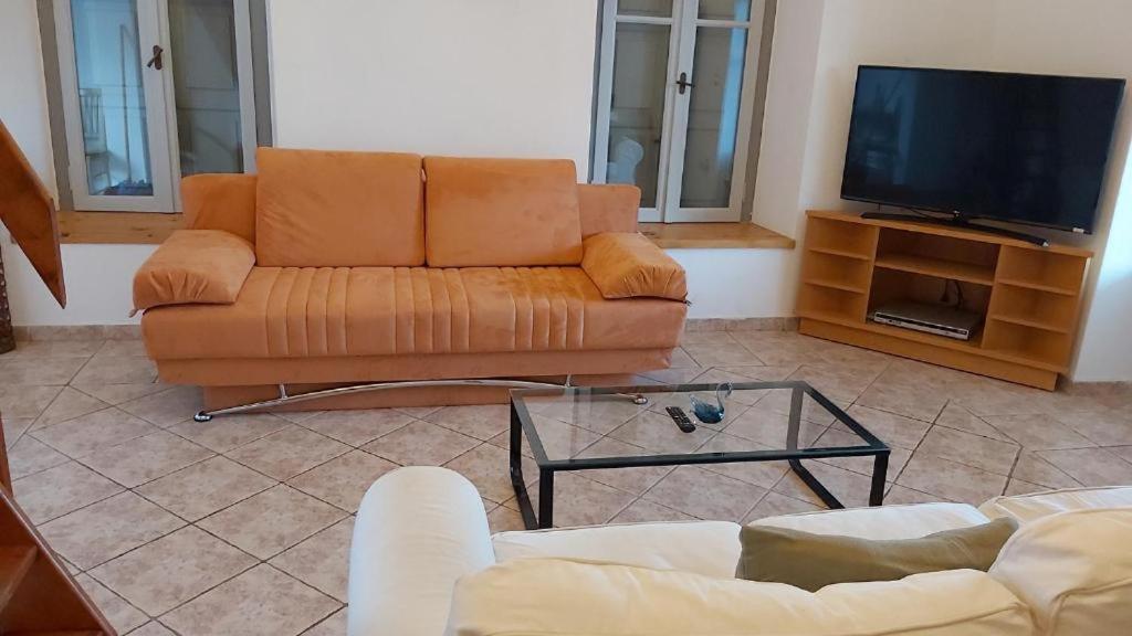 Kas Residence Renovated 2022 Spetses Town ภายนอก รูปภาพ