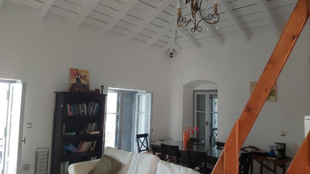Kas Residence Renovated 2022 Spetses Town ภายนอก รูปภาพ