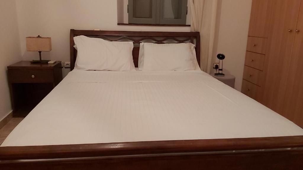 Kas Residence Renovated 2022 Spetses Town ภายนอก รูปภาพ