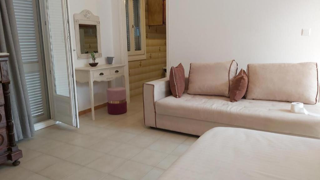 Kas Residence Renovated 2022 Spetses Town ภายนอก รูปภาพ