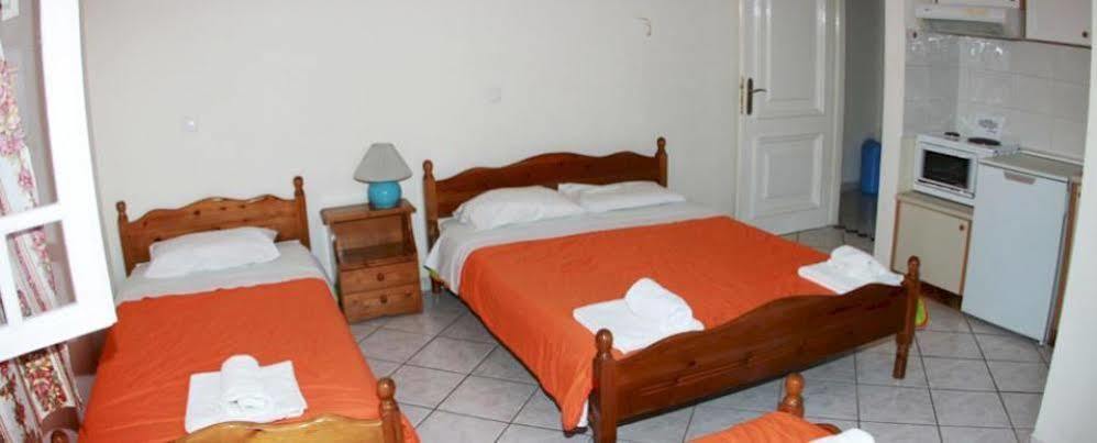 Kas Residence Renovated 2022 Spetses Town ภายนอก รูปภาพ