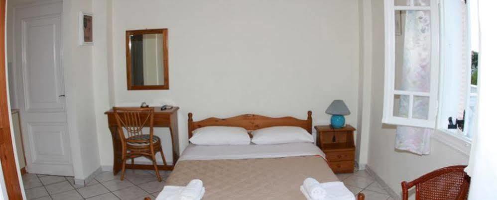 Kas Residence Renovated 2022 Spetses Town ภายนอก รูปภาพ