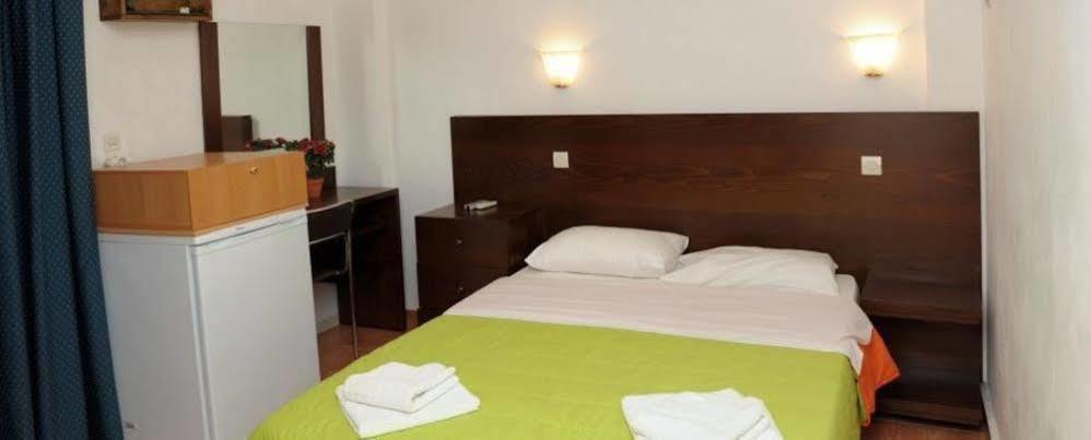 Kas Residence Renovated 2022 Spetses Town ภายนอก รูปภาพ