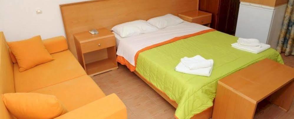 Kas Residence Renovated 2022 Spetses Town ภายนอก รูปภาพ