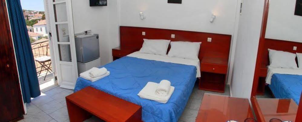 Kas Residence Renovated 2022 Spetses Town ภายนอก รูปภาพ