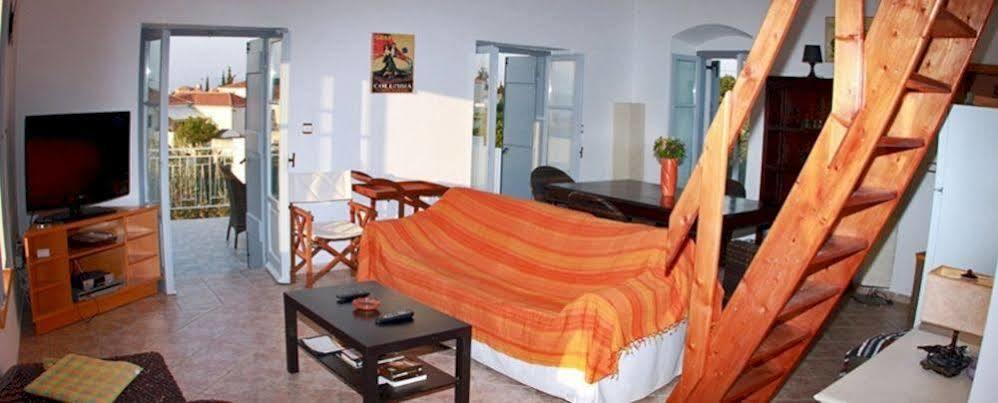 Kas Residence Renovated 2022 Spetses Town ภายนอก รูปภาพ